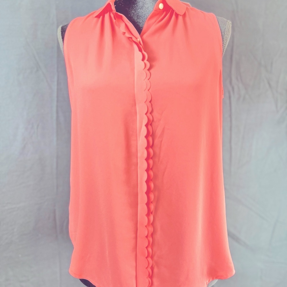 Ann Taylor LOFT Hidden Button Front Scalloped Trim Sleeveless Blouse Salmon | XS